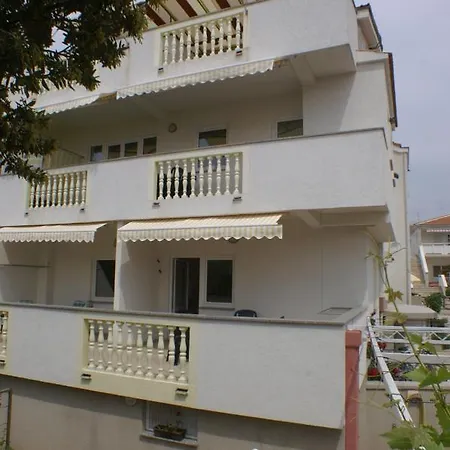 4098d Apartman *