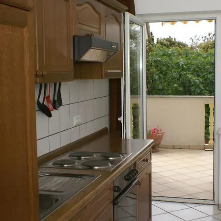 Apartment 4098d