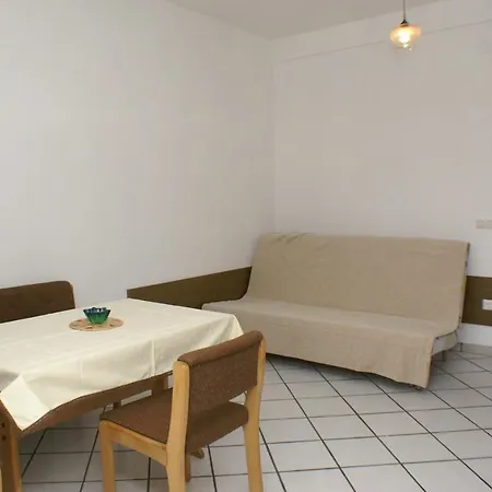 Apartment 4098d *